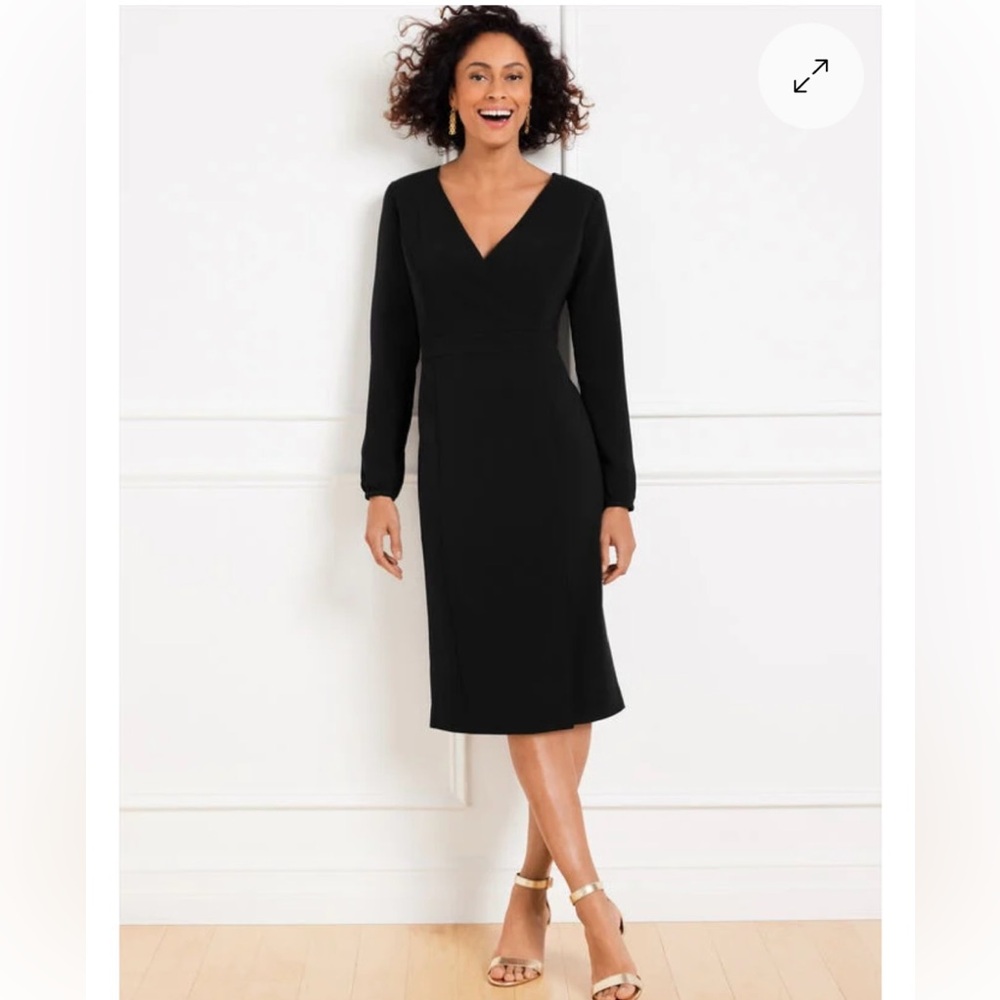 NWT Talbots Oh so feminine fully lined dark blue sheath dress for work/travel